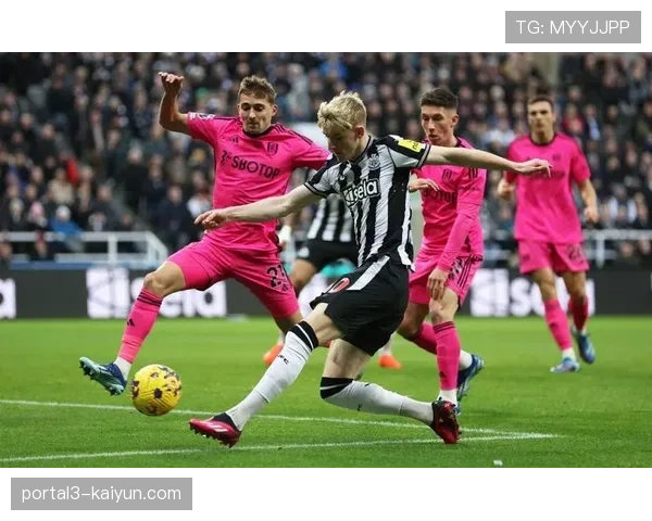 比赛复盘：纽卡斯尔1-3不敌曼联，红魔高效反击击溃喜鹊后防